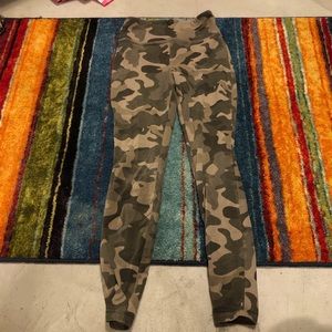 Camo leggings